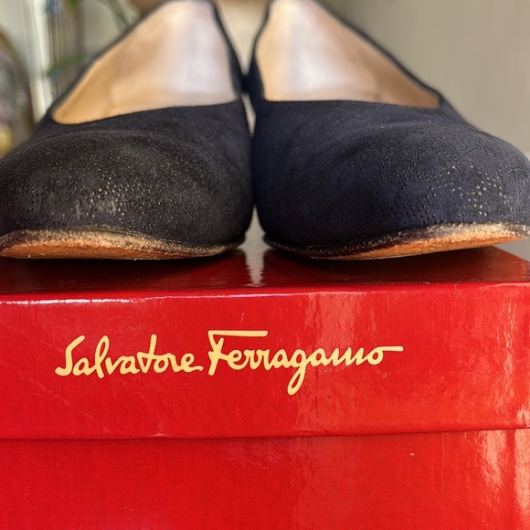 🆑 Salvatore Ferragamo Suede Pumps - Picture 8 of 15